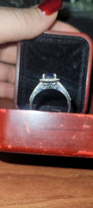 Золотое кольцо с сапфиром 750 проба