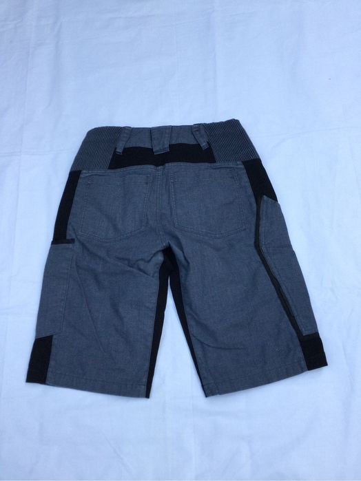 Pantaloni scurti E.S. marime 46