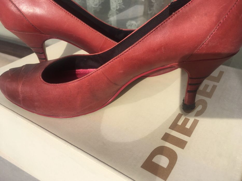 Дамски обувки Hugo boss- пантофки и Diеsel