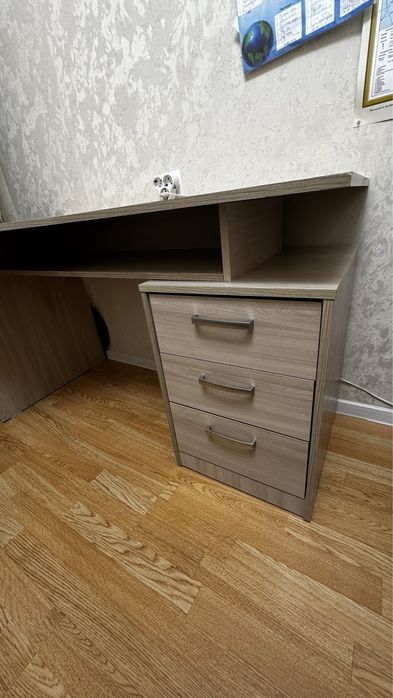 Письменный стол