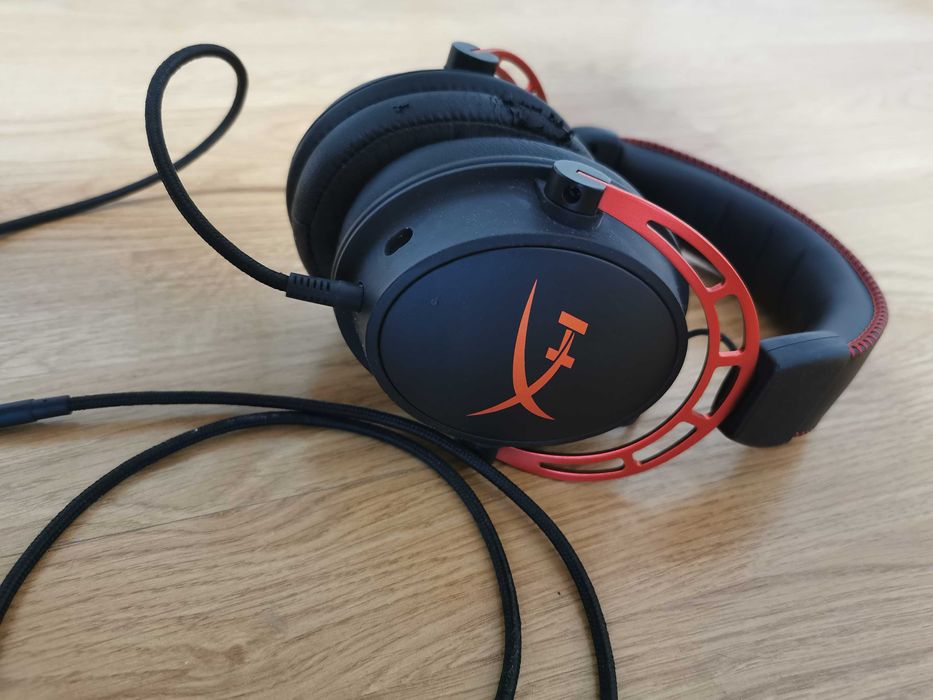 Casti gaming HyperX Cloud Alpha cu mici defecte