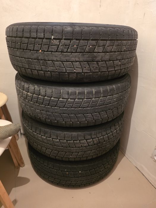 Продам диски с зимними шинами для RX300