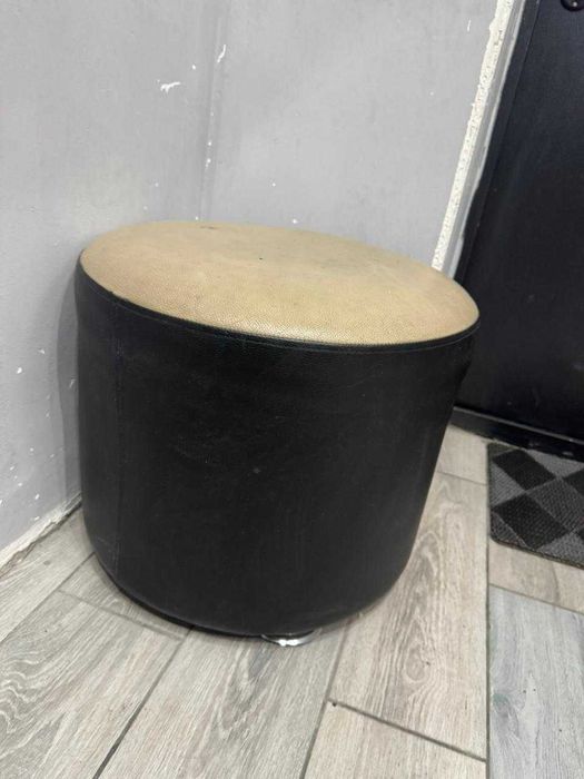 продам пуфики в отличном состоянии