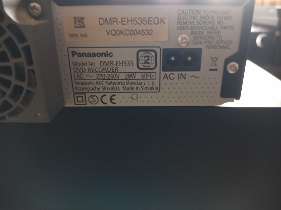 DVD recorder Panasonic DMR EH535 si LG RH589H cu HDD si telecomenzi