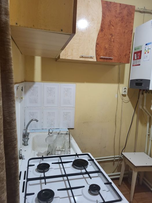 Închiriez garsoniera