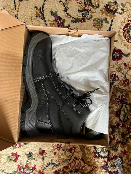 Ботинка 43 размер