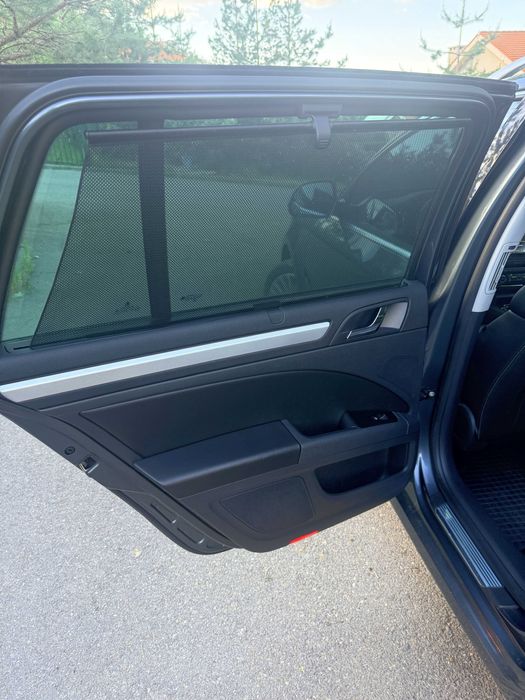 Skoda Superb Combi 4x4  ГАРАЖНА