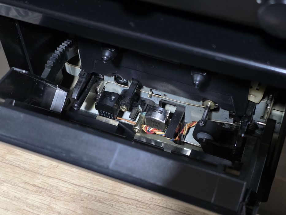 Linie audio SONY, amplificator ta-f235r, cd player cdp-297, tuner st-s211, deck  tc-k311 telecomanda  hifi stereo sistem