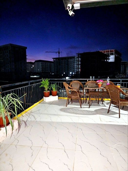 Бухара Сити,  3 этаж 2 хоналик квартира срочно арендага берилади