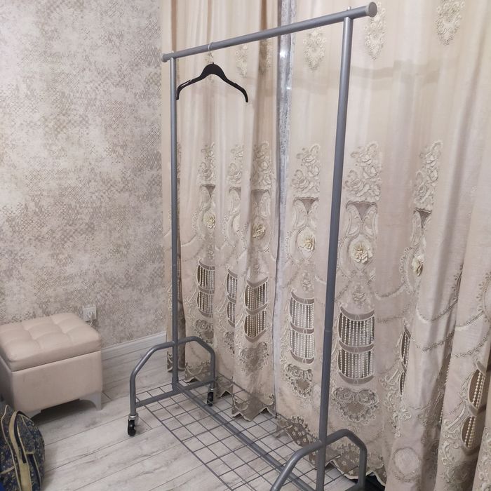 Напольная вешалка