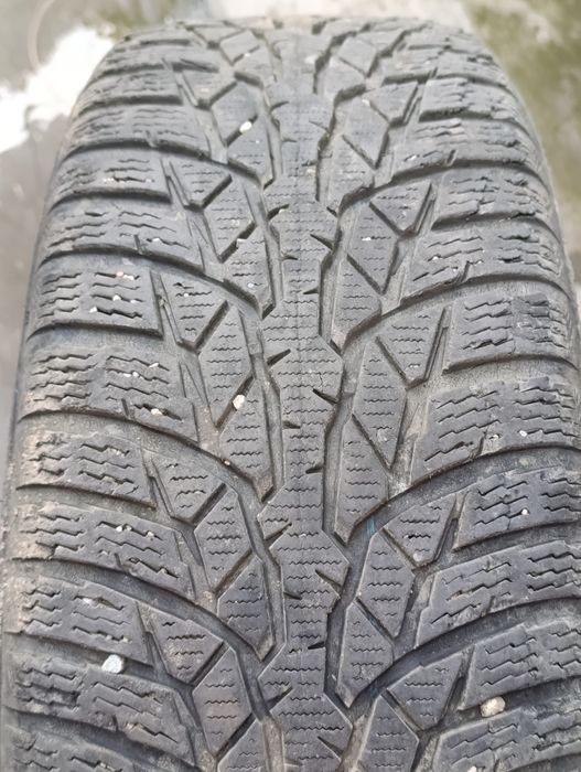 Anvelope Nokian de iarna 215/60/17