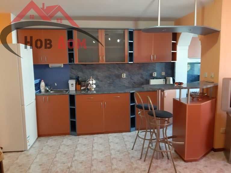 Дава се под наем Двустаен апартамент в Велико Търново, Център - 80 кв.м за 357 € - Снимка #3