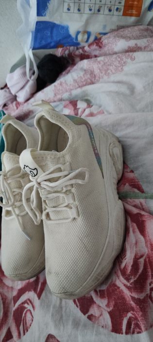 Биік красовки сатылады