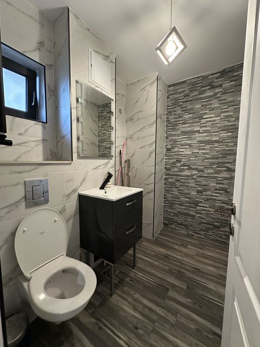 Spatiu comercial / birou - ultracentral, centrul istoric, piata unirii, bloc tarom, dispune de parcare cu bariera