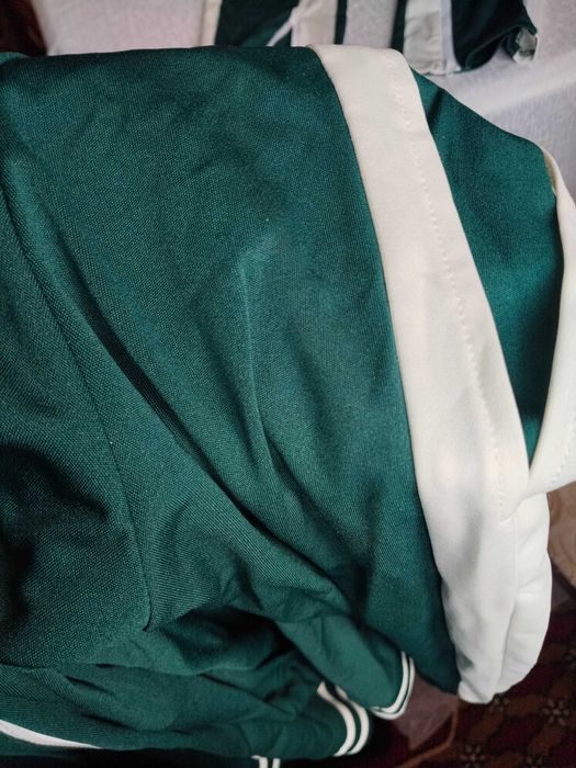 Женский спортивный костюм