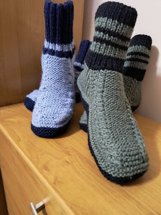 Мъжки и дамски безшевни ръчно изработени терлици