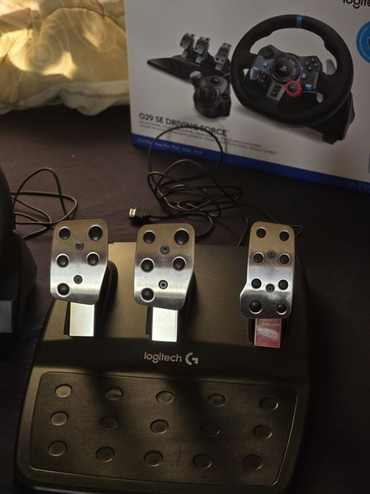 Продавам Logitech g29 se