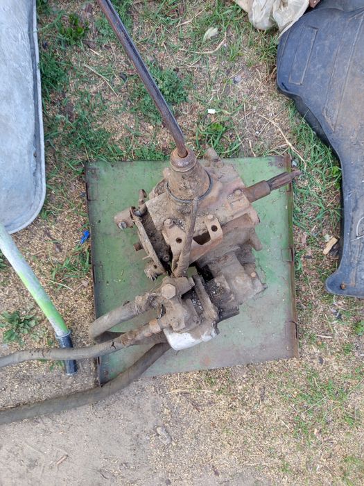 Коробка и насос на ГАЗ-52