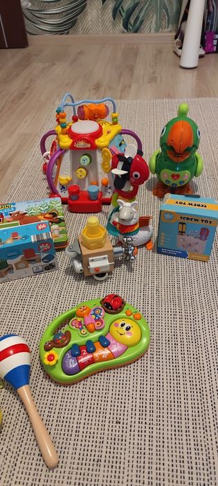Buna! Jucarii in stare foarte buna, majoritatea Montessori, Vtech,  Fisher price, Lego duplo.
Predare in Popesti Leordeni/metrou Bucuresti sau predare