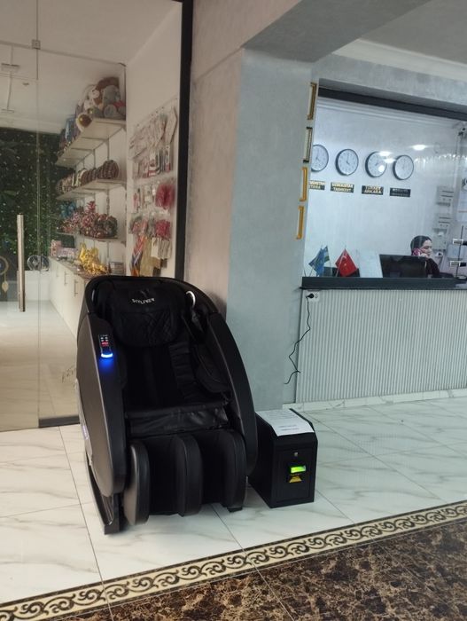 Массажное кресло с купюроприемником