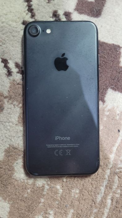 Iphone 7 2/32gb в отличном состоянии