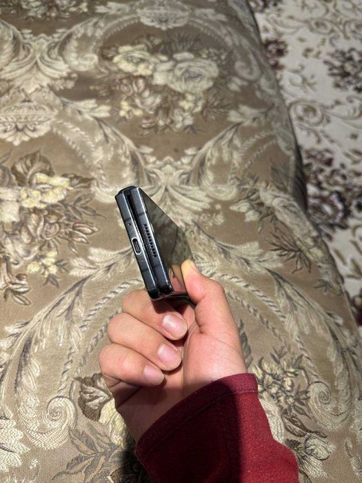 Samsung Galaxy Z Fold 4