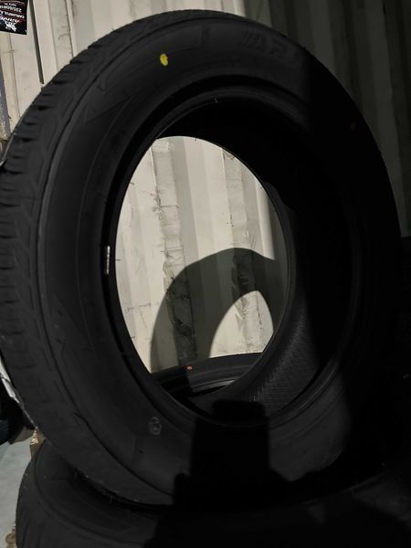 Нови Всесезонни Гуми Arivo Carlorful A/S 215/55R17 98W Xl Нов Dot