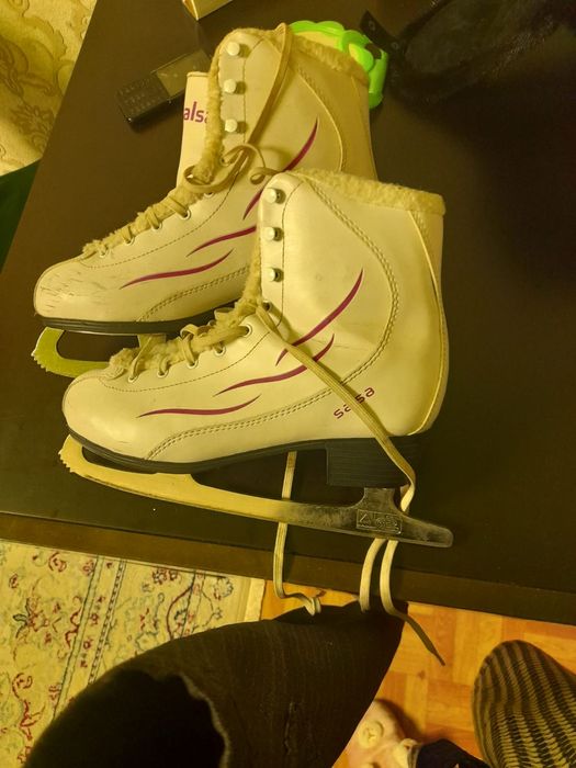 Коньки продам коньки