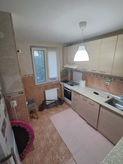 Inchiriez apartament 2 camere decomandat 49 mp utili