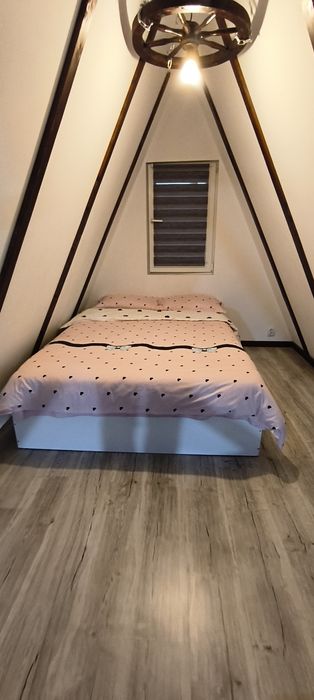 YRA Cabană A-frame cu ciubăr de inchiriat