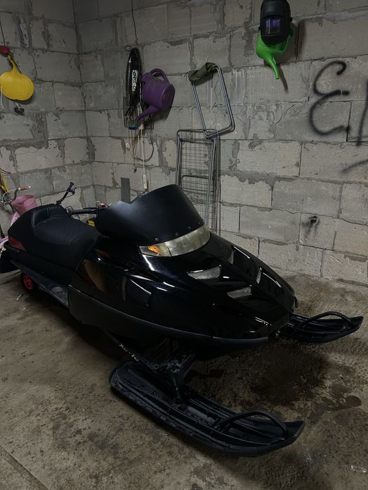 Продам снегоход Polaris
