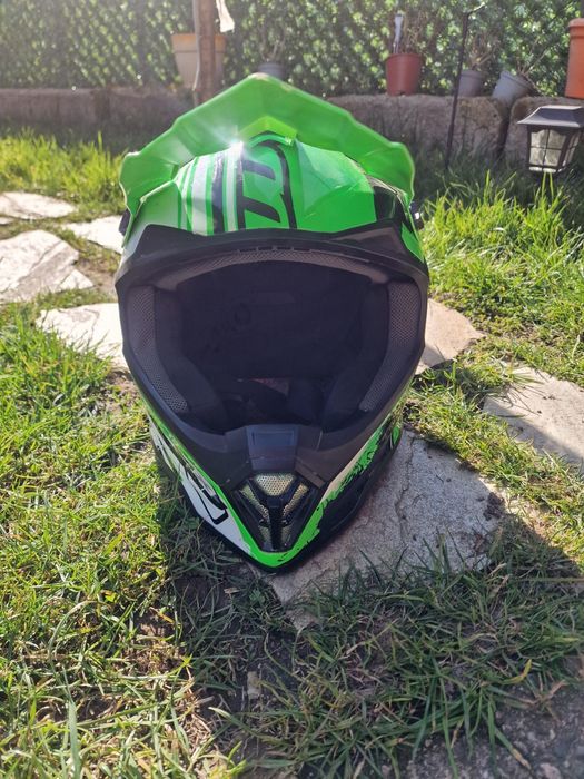 Детска мото каска