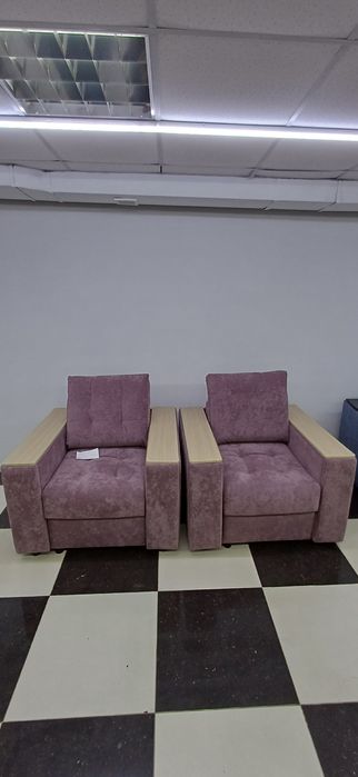 Продам 2 кресла не раскладываются