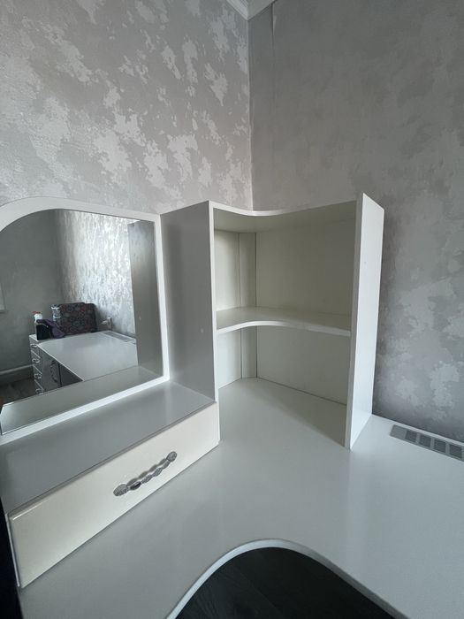 Продам мебель в спальню срочно , б/у!