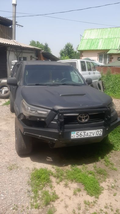 Тойота Хайлюкс  Фара.