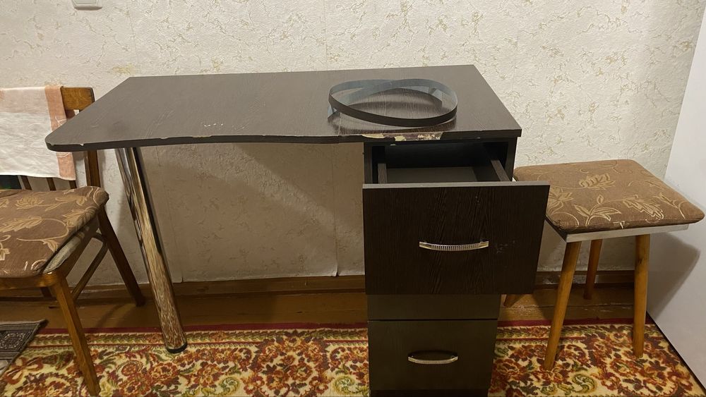 Стол раскладной с ящиками