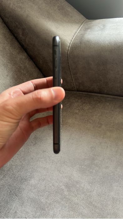 Продам Айфон 11 (128гб)