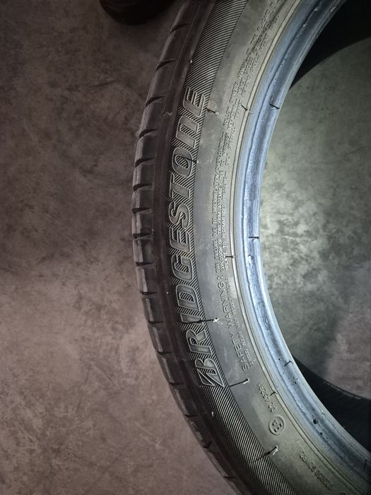 245 45 19 Bridgestone