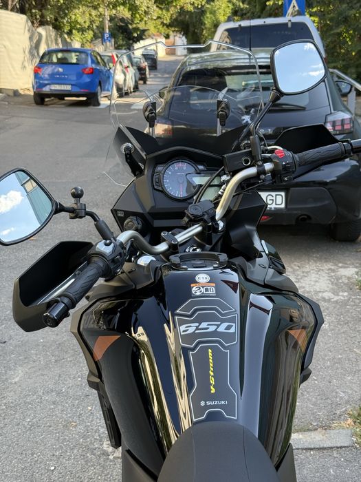 Suzuki V-Strom 650XT an 2025, rulaj 2700 km, impecabilă, accesorizată*