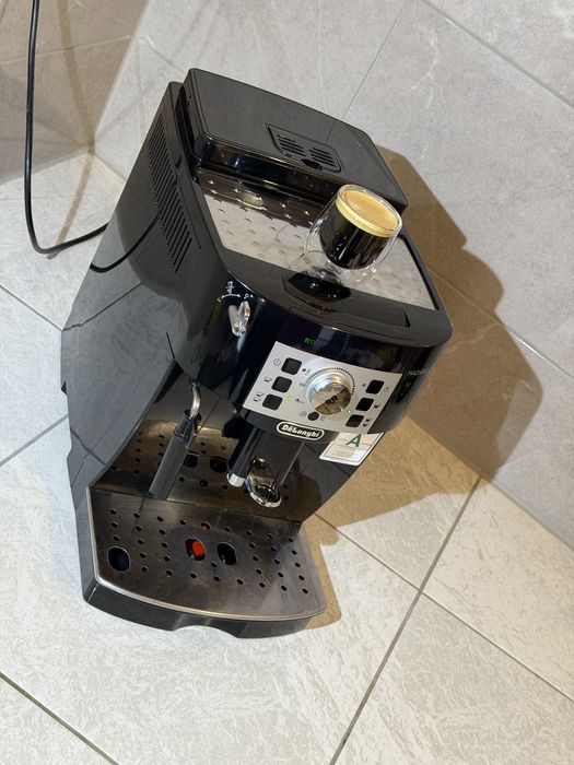 Кафемашина кафеавтомат DeLonghi Magnifica S