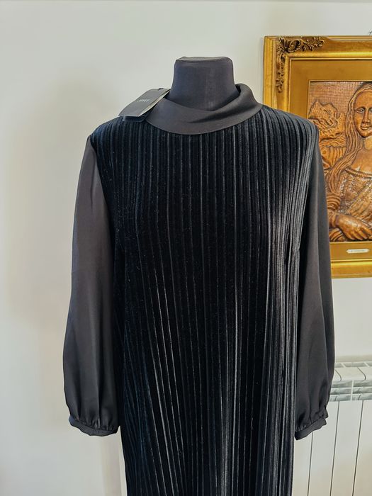 Rochita Armani noua cu etichetaa