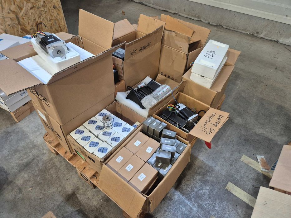 CNC драйвъри, мотори и лагери – ликвидационна разпродажба, нови!