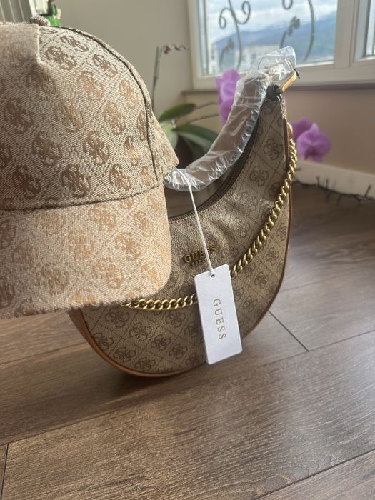 Чанта Guess Dagan & шапка Guess Aviana