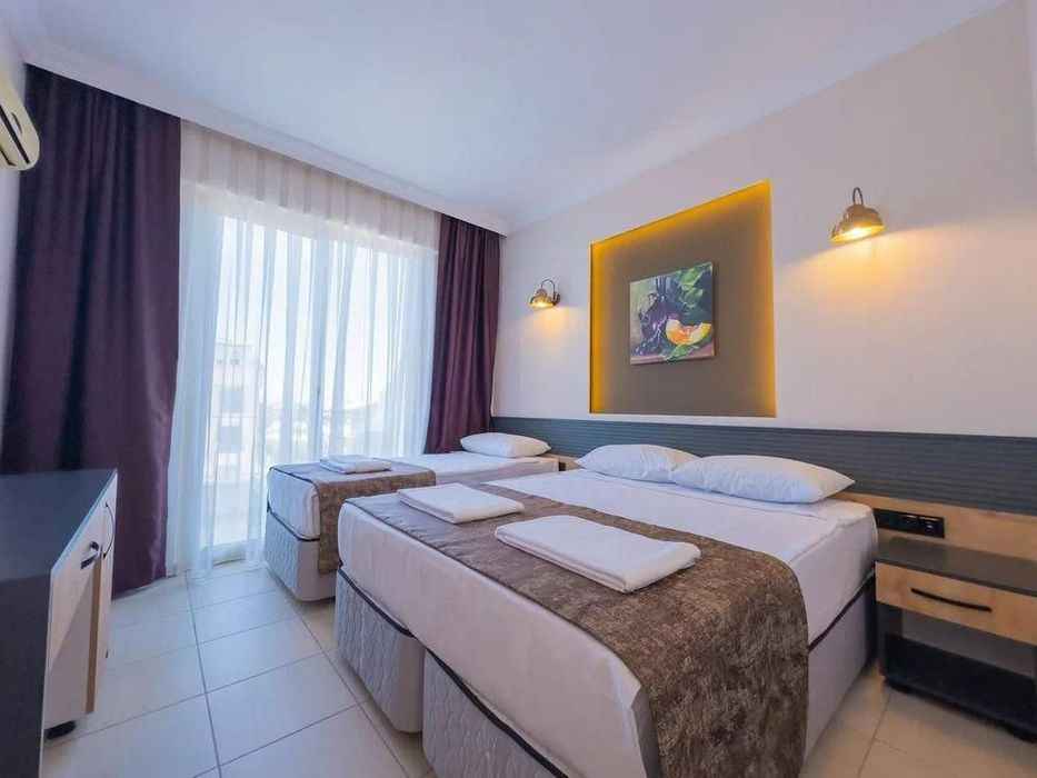 Trans ayol erkakni aldab, onlayn porno tomosha qilishni taklif qildi.