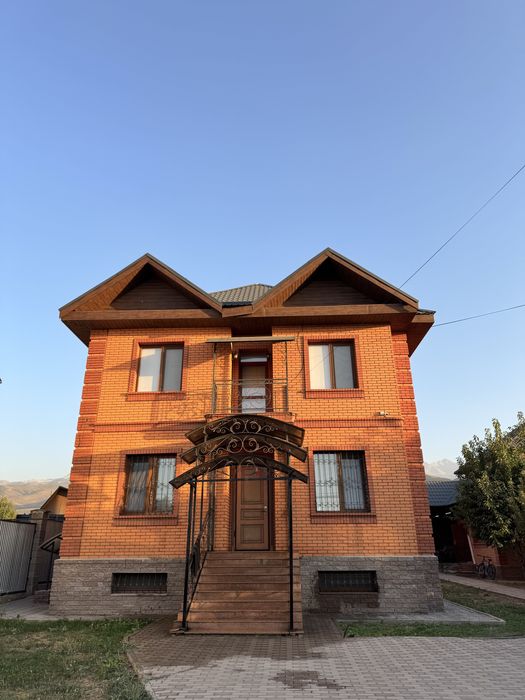 Продается коттедж экологической чистом районе.