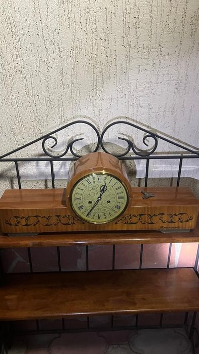 Продам каменные часы