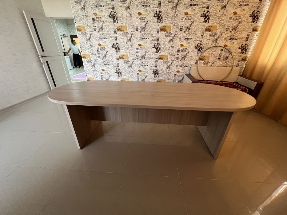 Стол овальный