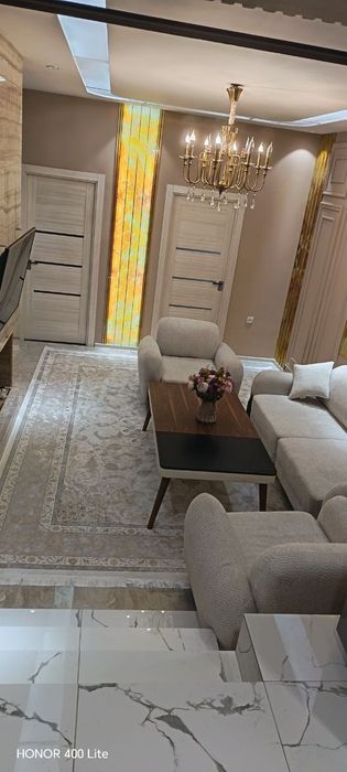 Продаются 3х комнатная квартира На 1 этаже кирпичный дом Чиланзар 2