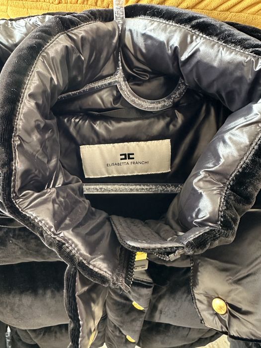 Яке- Elisabetta Franci