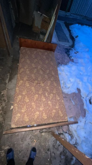 Продам кровать полуторка
